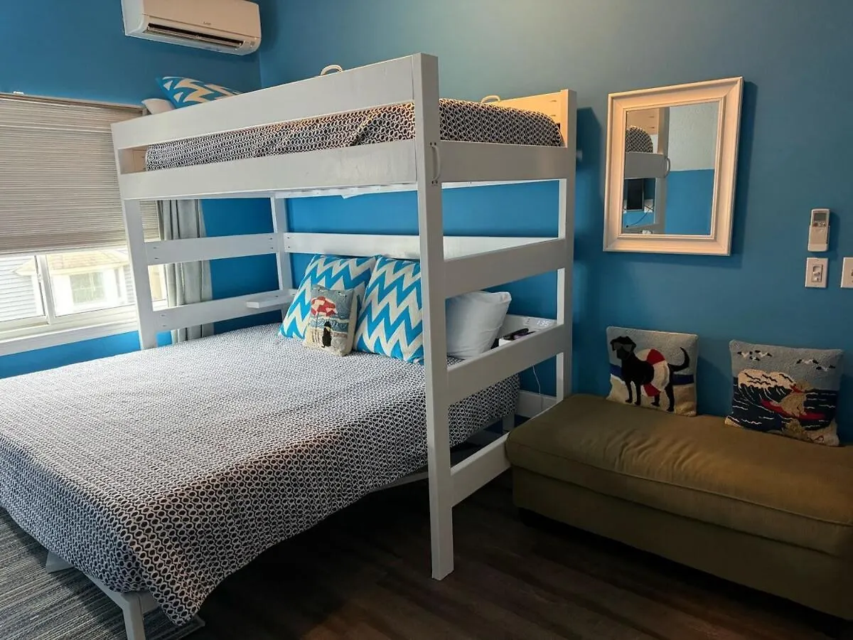 2nd Row 5 Bed 3 And One Half Bath Pet Friendly Ocean View House *