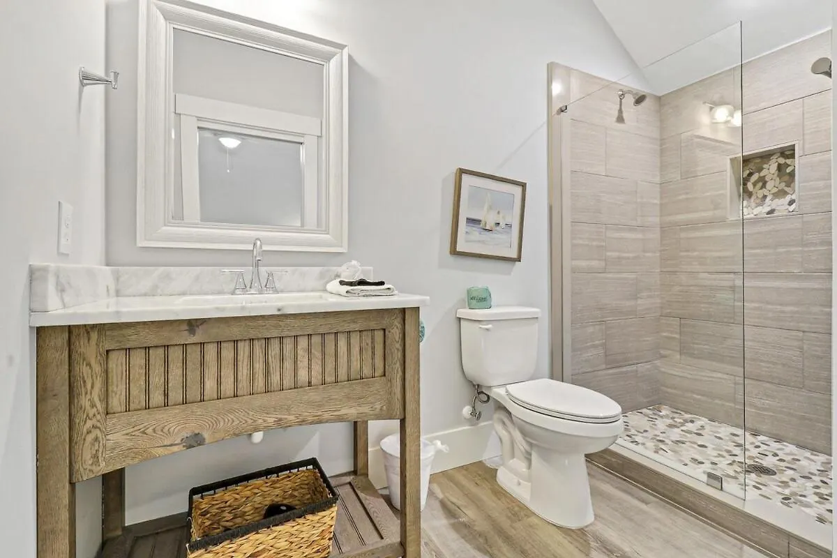 7 Bd 6 And One Half Bath With Private Pool & Path * Hilton Head Island