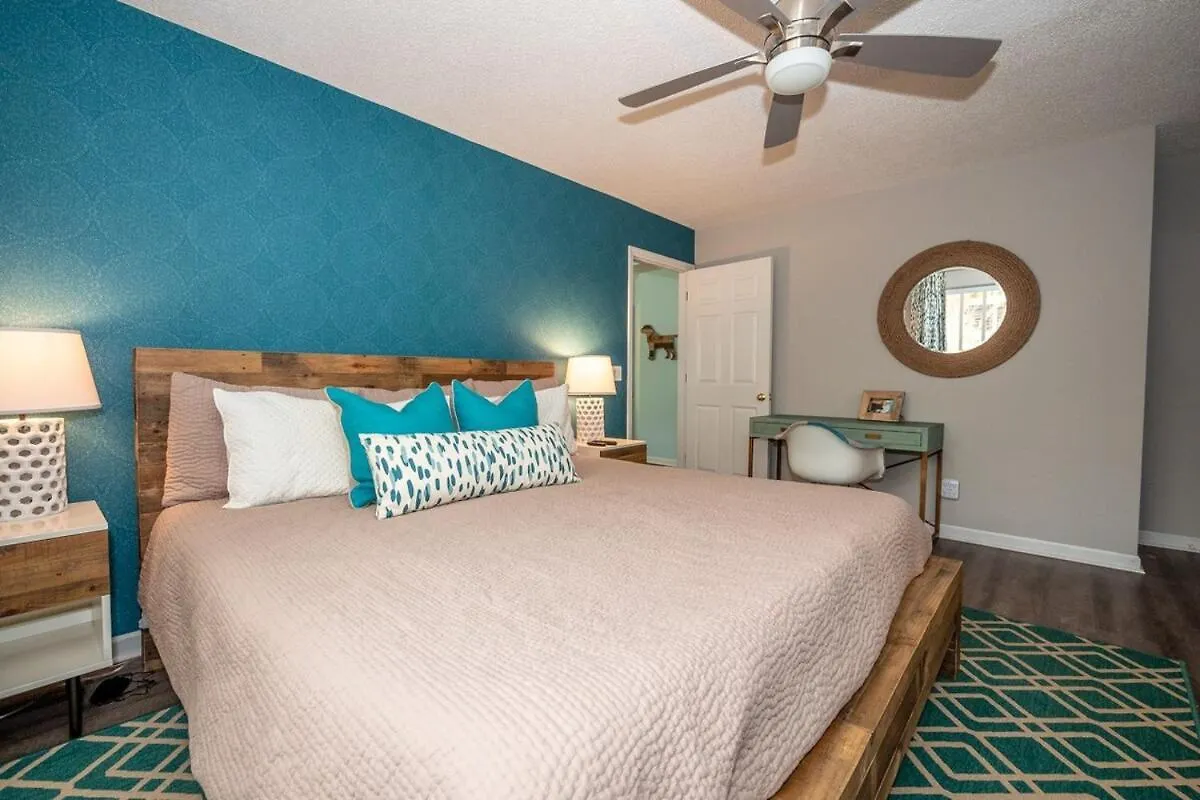 2nd Row 5 Bed 3 And One Half Bath Pet Friendly Ocean View House Holiday home Hilton Head Island
