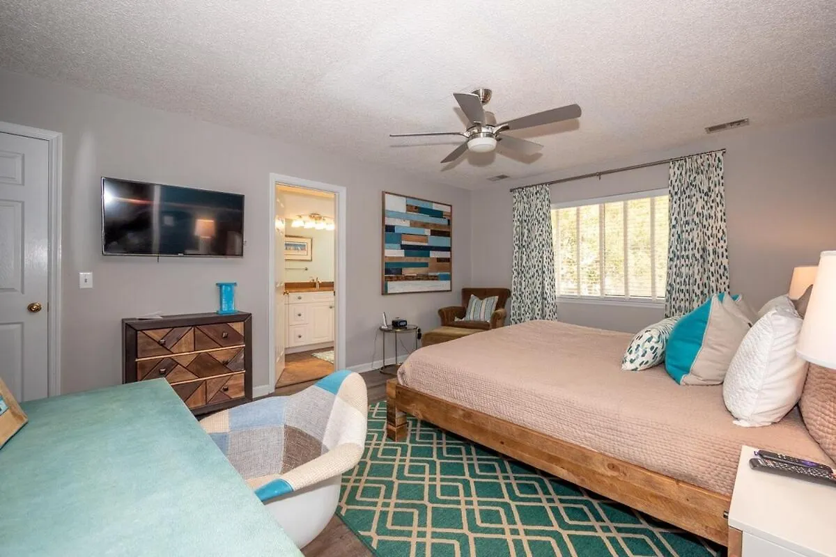 2nd Row 5 Bed 3 And One Half Bath Pet Friendly Ocean View House *