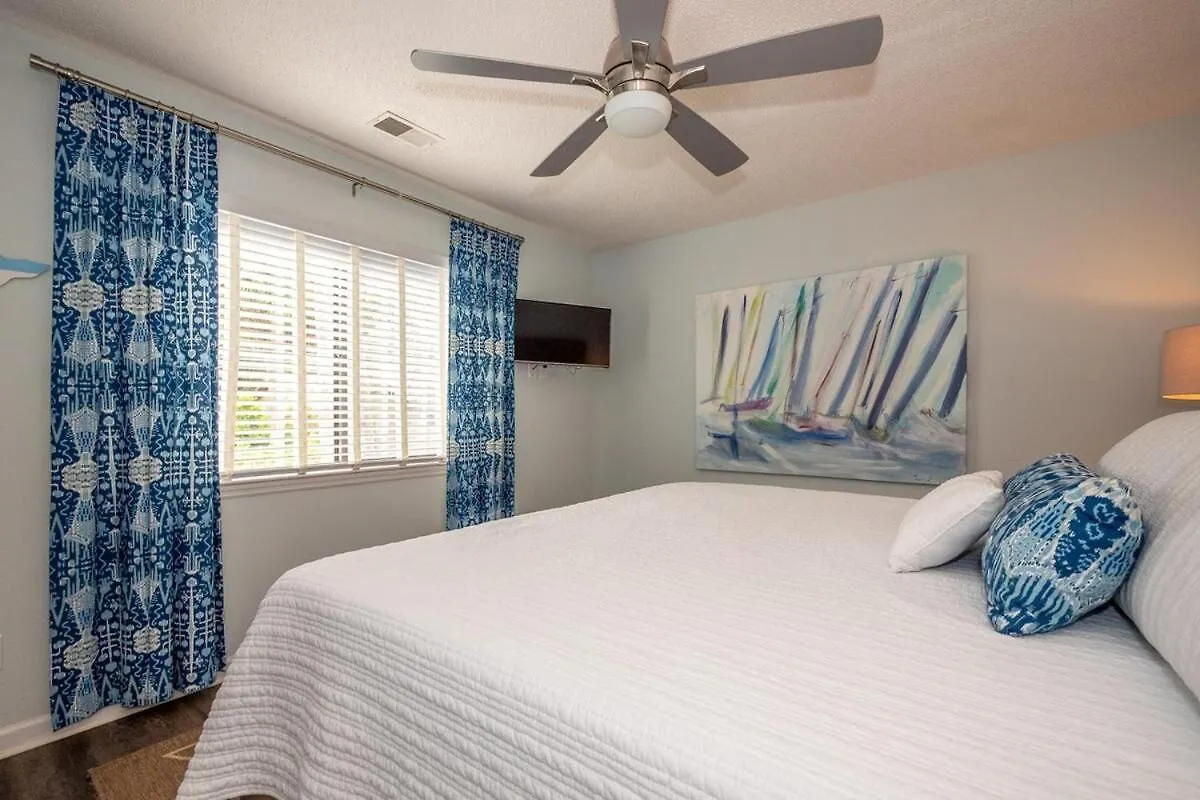 2nd Row 5 Bed 3 And One Half Bath Pet Friendly Ocean View House