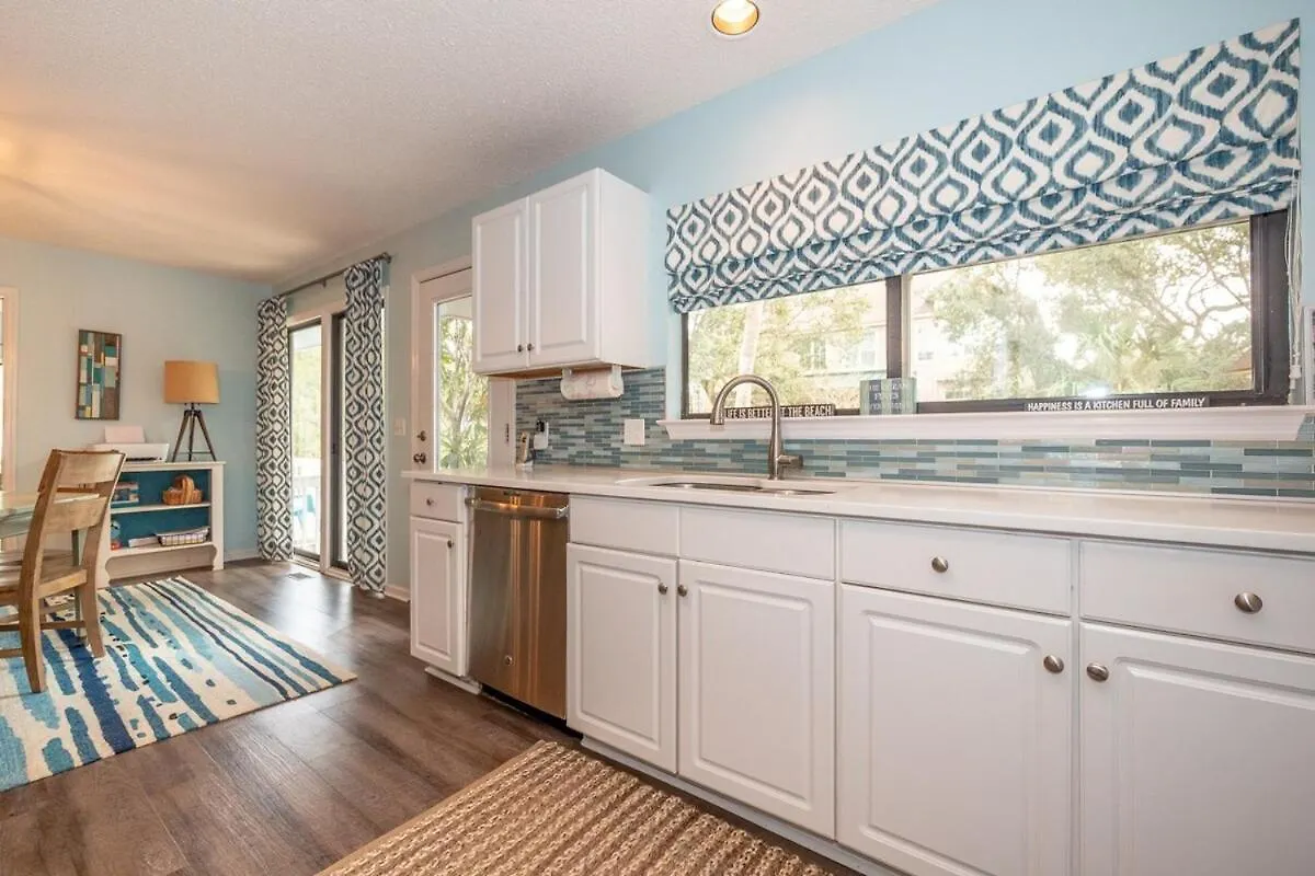 Holiday home 2nd Row 5 Bed 3 And One Half Bath Pet Friendly Ocean View House