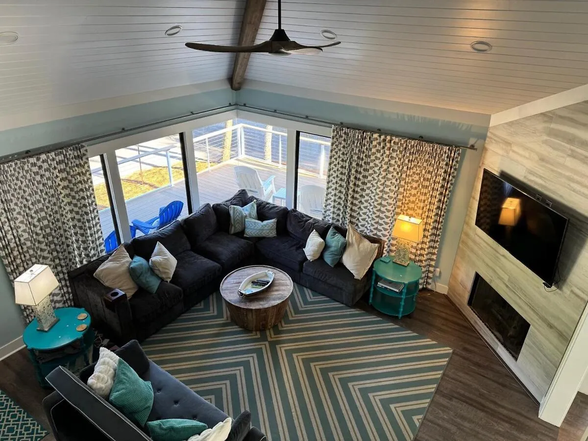 Holiday home 2nd Row 5 Bed 3 And One Half Bath Pet Friendly Ocean View House