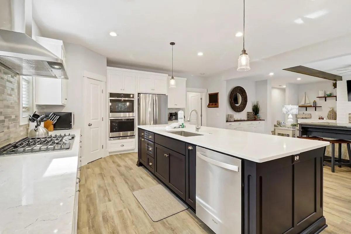 7 Bd 6 And One Half Bath With Private Pool & Path Holiday home Hilton Head Island