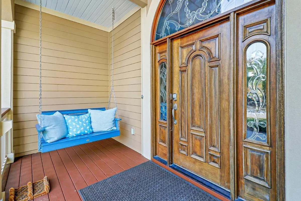 Gorgeous 7 Bed 6 & 1-2 Bath With Private Heated Pool *