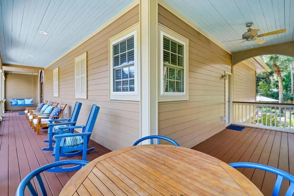 Gorgeous 7 Bed 6 & 1-2 Bath With Private Heated Pool * Hilton Head Island