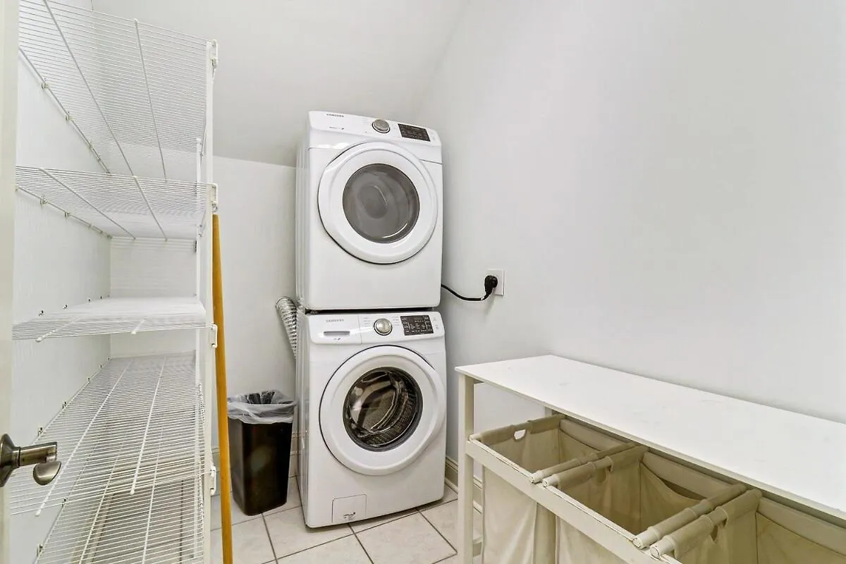 Holiday home Gorgeous 7 Bed 6 & 1-2 Bath With Private Heated Pool