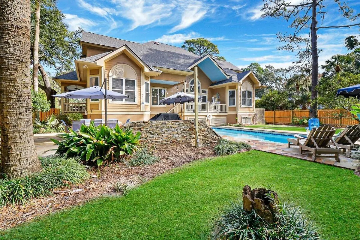 Gorgeous 7 Bed 6 & 1-2 Bath With Private Heated Pool