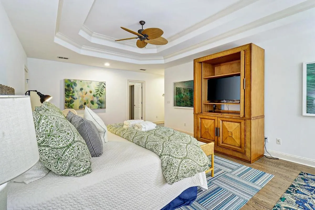 Holiday home Gorgeous 7 Bed 6 & 1-2 Bath With Private Heated Pool Hilton Head Island