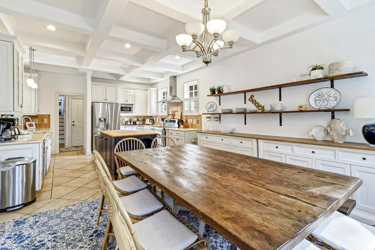 Gorgeous 7 Bed 6 & 1-2 Bath With Private Heated Pool Hilton Head Island