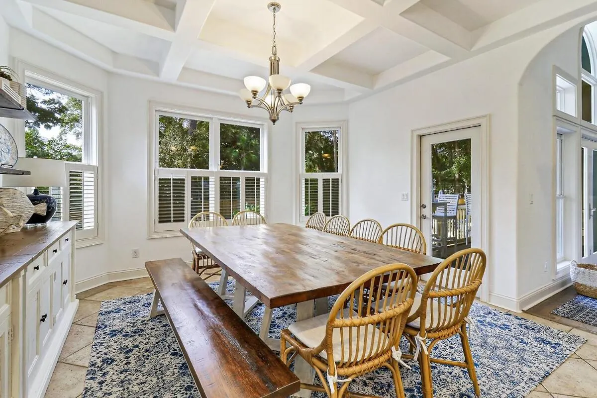 Gorgeous 7 Bed 6 & 1-2 Bath With Private Heated Pool