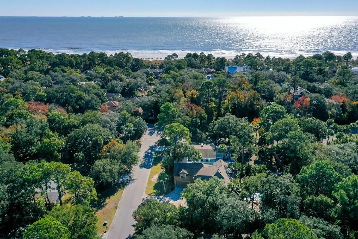 Gorgeous 7 Bed 6 & 1-2 Bath With Private Heated Pool *