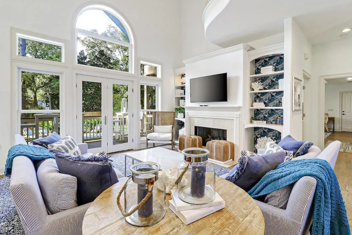 Gorgeous 7 Bed 6 & 1-2 Bath With Private Heated Pool Holiday home