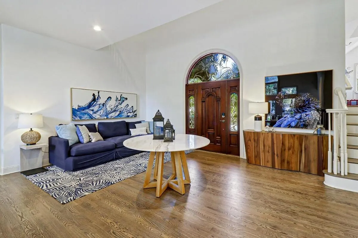 Gorgeous 7 Bed 6 & 1-2 Bath With Private Heated Pool Holiday home Hilton Head Island