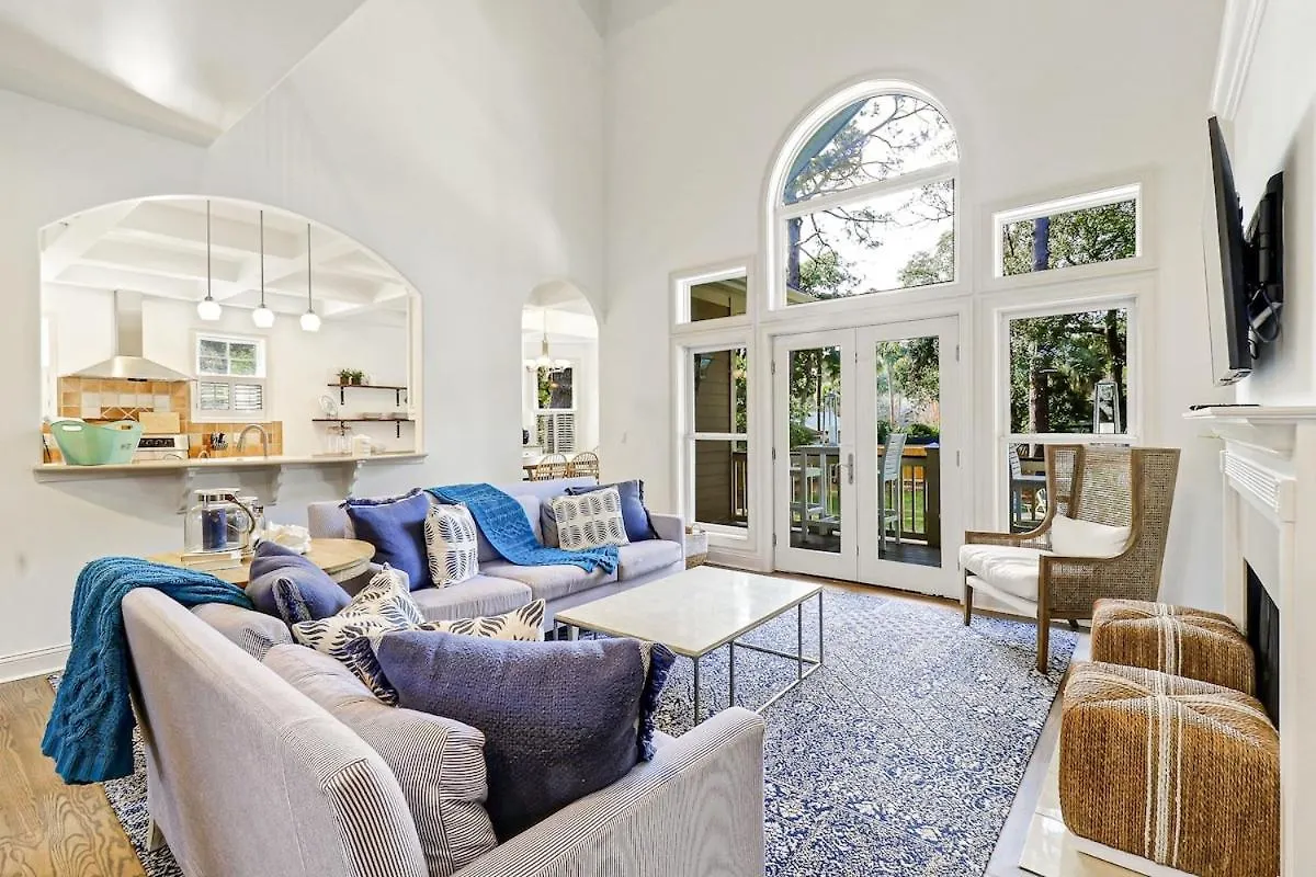 Gorgeous 7 Bed 6 & 1-2 Bath With Private Heated Pool * Hilton Head Island