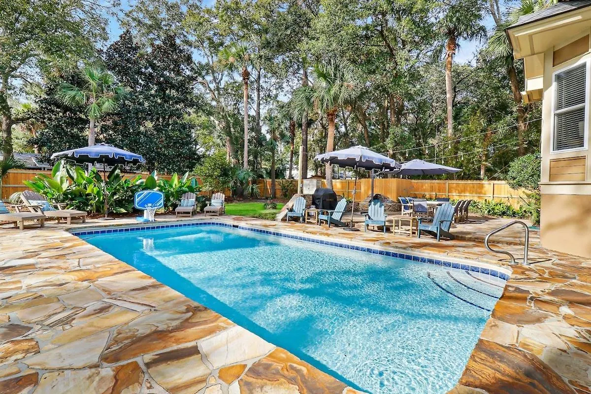 Gorgeous 7 Bed 6 & 1-2 Bath With Private Heated Pool Holiday home