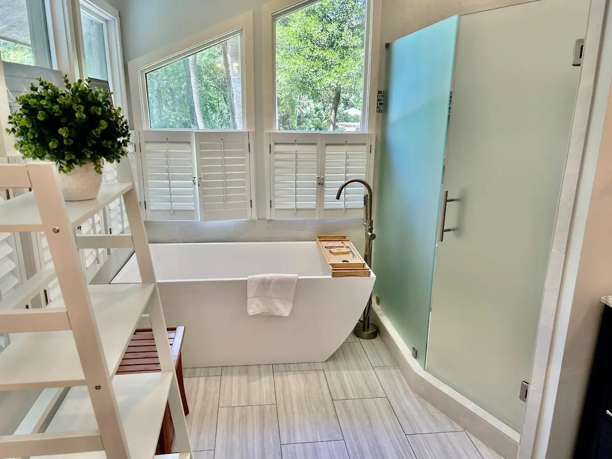 6 Bedroom 4 Bath - Private Pool Close To -hk * Hilton Head Island