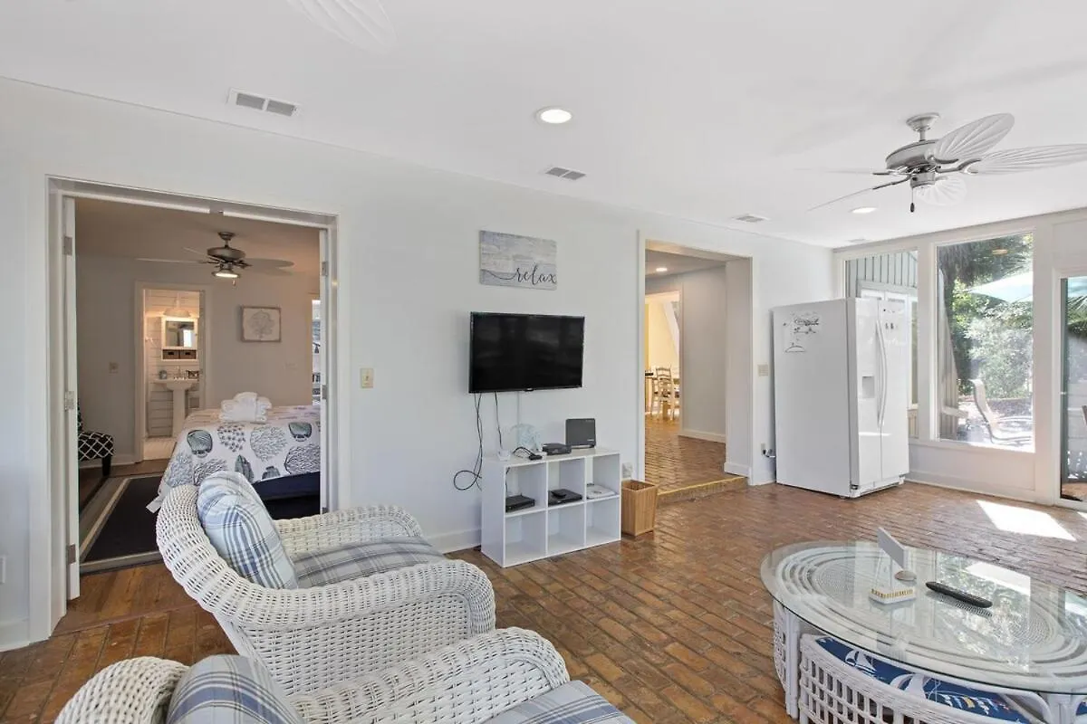 6 Bedroom 4 Bath - Private Pool Close To -hk * Hilton Head Island
