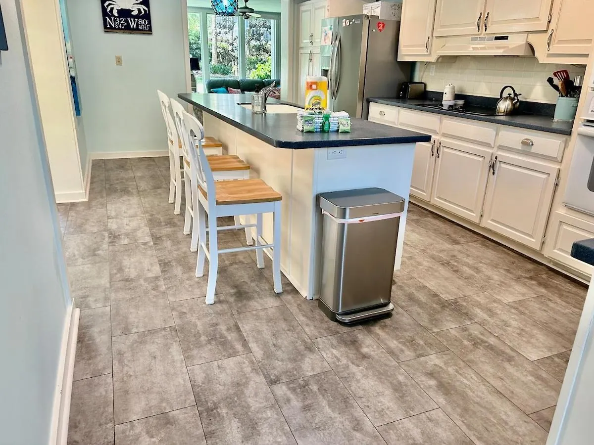 6 Bedroom 4 Bath - Private Pool Close To -hk Hilton Head Island