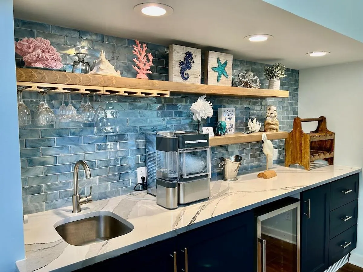 6 Bedroom 4 Bath - Private Pool Close To -hk * Hilton Head Island