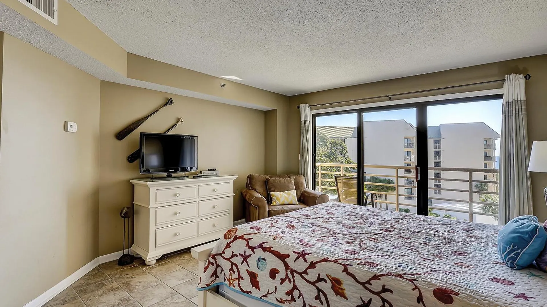 3422 Villamare Updated Luxury 2 Bedroom Ocean & Pool Views King 2 Queens Twin Sleeper * Hilton Head Island