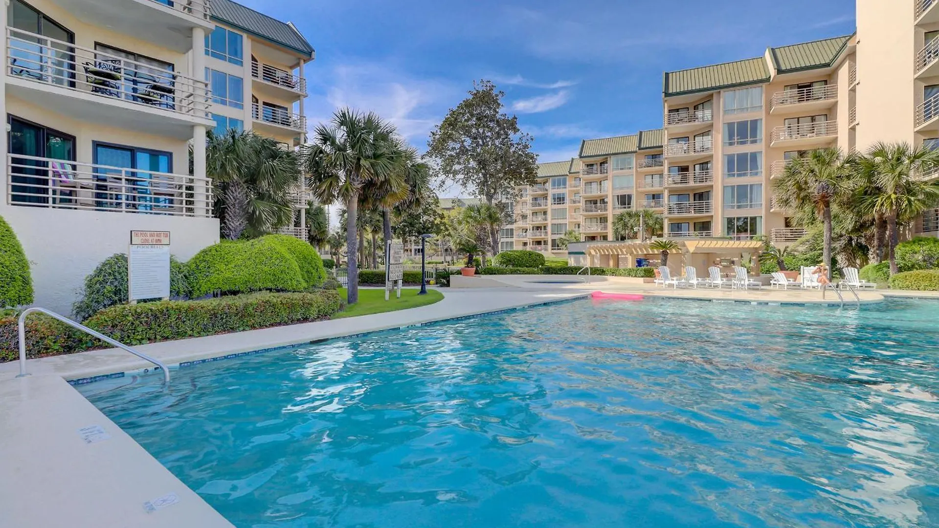 Holiday home 3422 Villamare Updated Luxury 2 Bedroom Ocean & Pool Views King 2 Queens Twin Sleeper Hilton Head Island