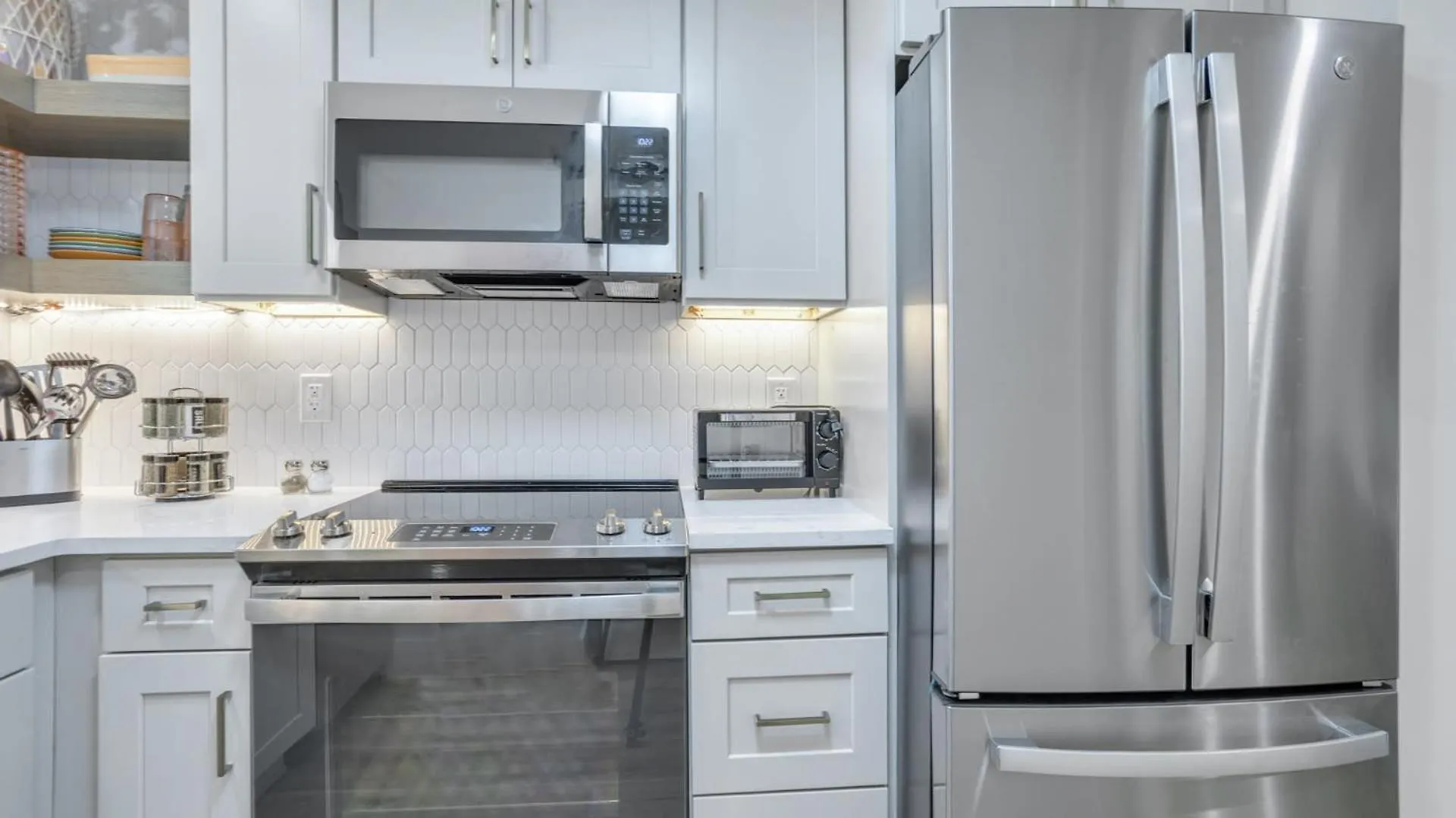 Villa Walk To The Contemporary Coastal Fully Remodeled Spring 2024 Expansive Balcony *
