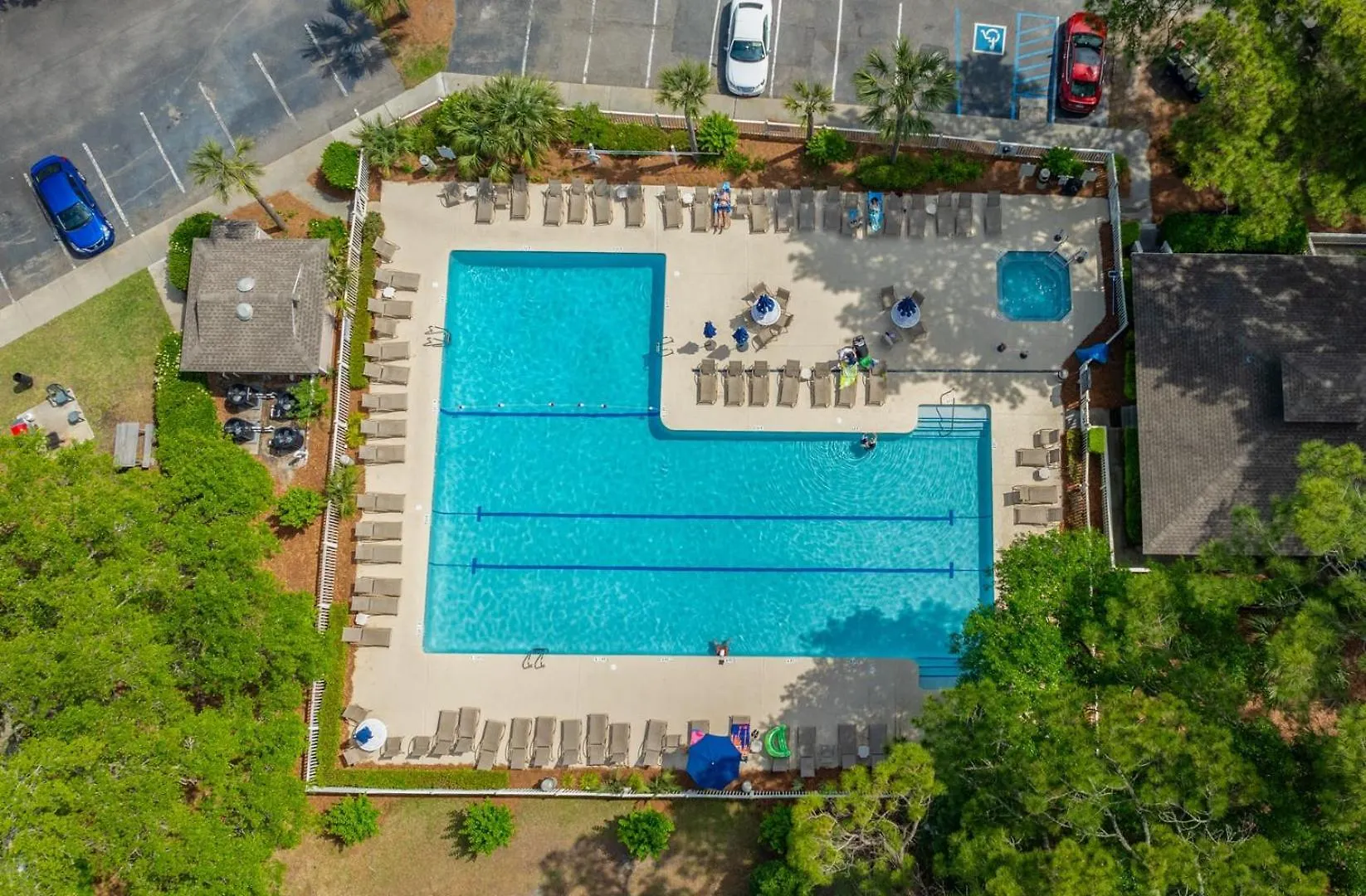 Villa Walk To The Contemporary Coastal Fully Remodeled Spring 2024 Expansive Balcony Hilton Head Island