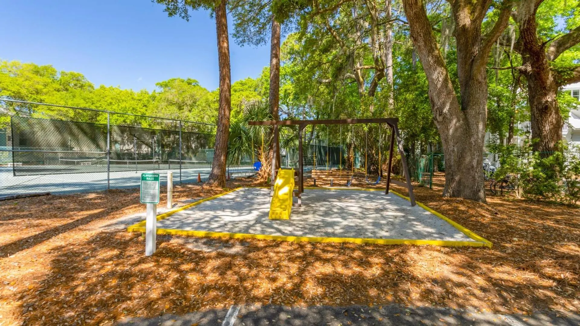 Villa Walk To The Contemporary Coastal Fully Remodeled Spring 2024 Expansive Balcony *