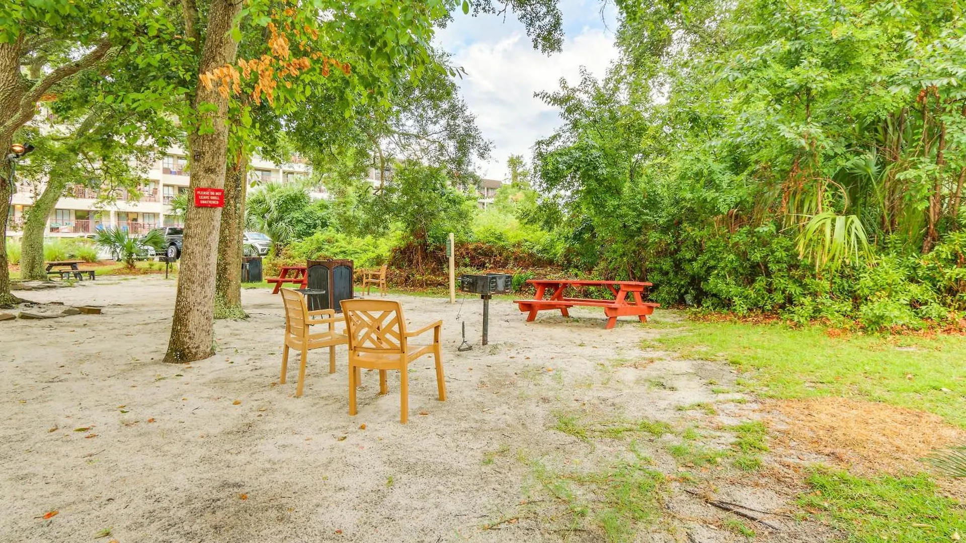 Walk To Perks At Hilton Head Condo! Apartment *