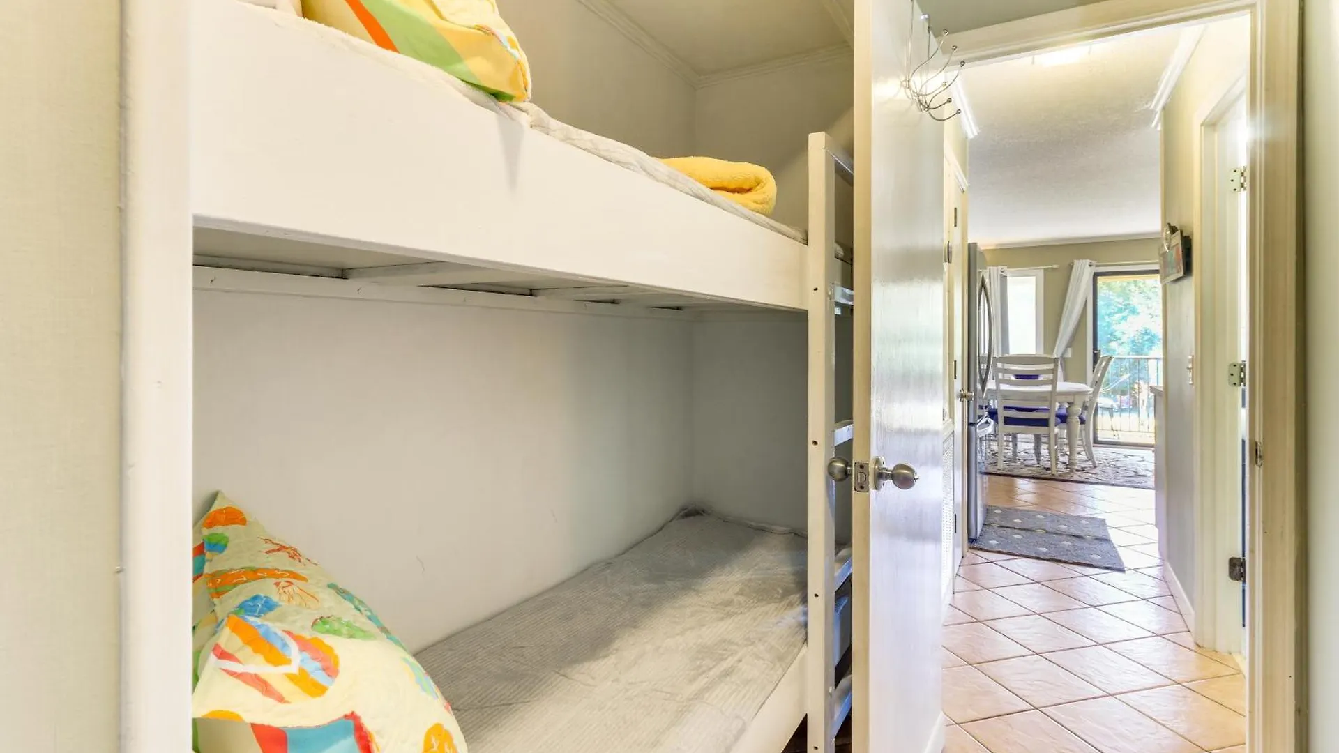 Apartment Walk To Perks At Hilton Head Condo! *