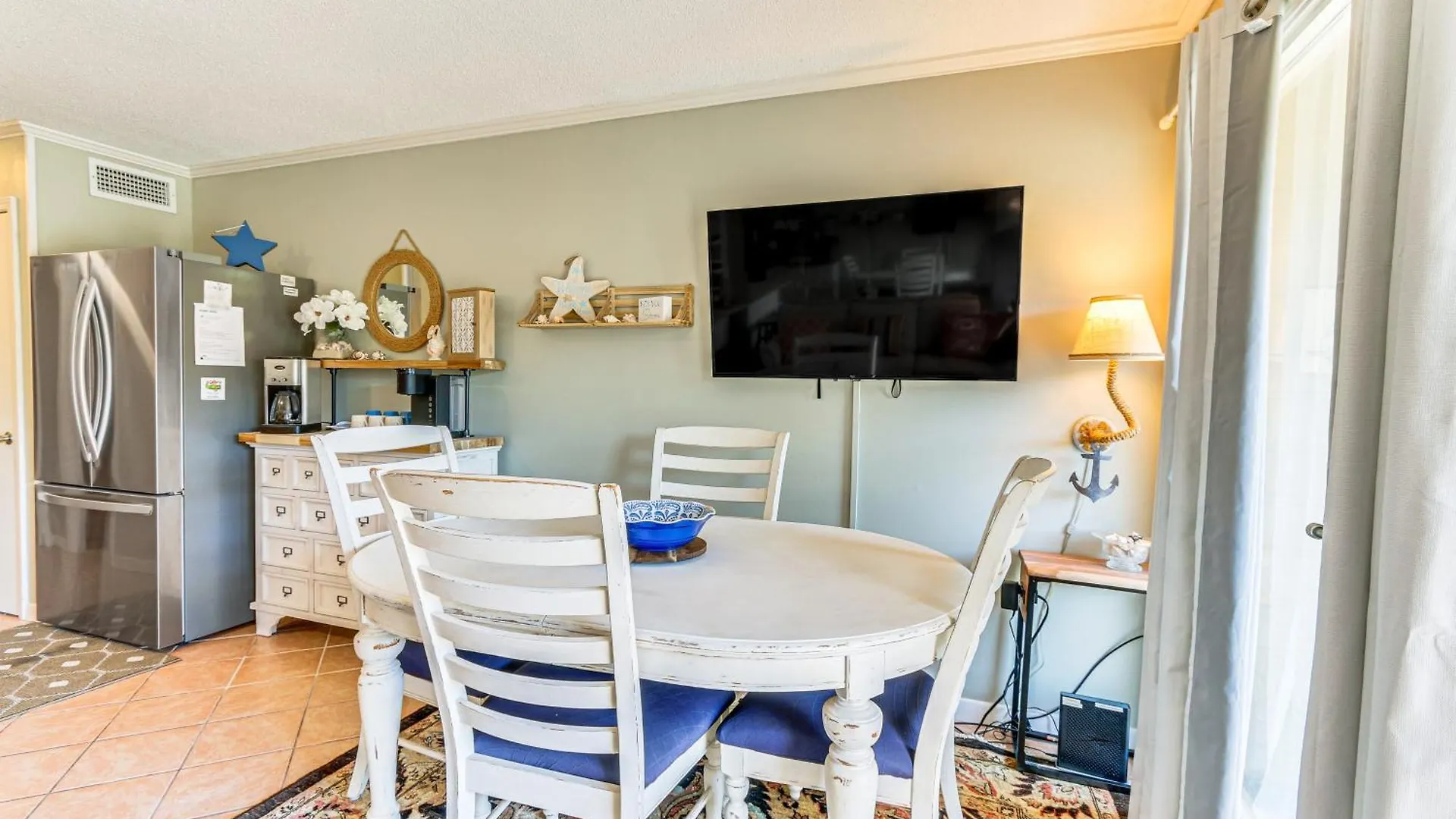 Walk To Perks At Hilton Head Condo! Apartment