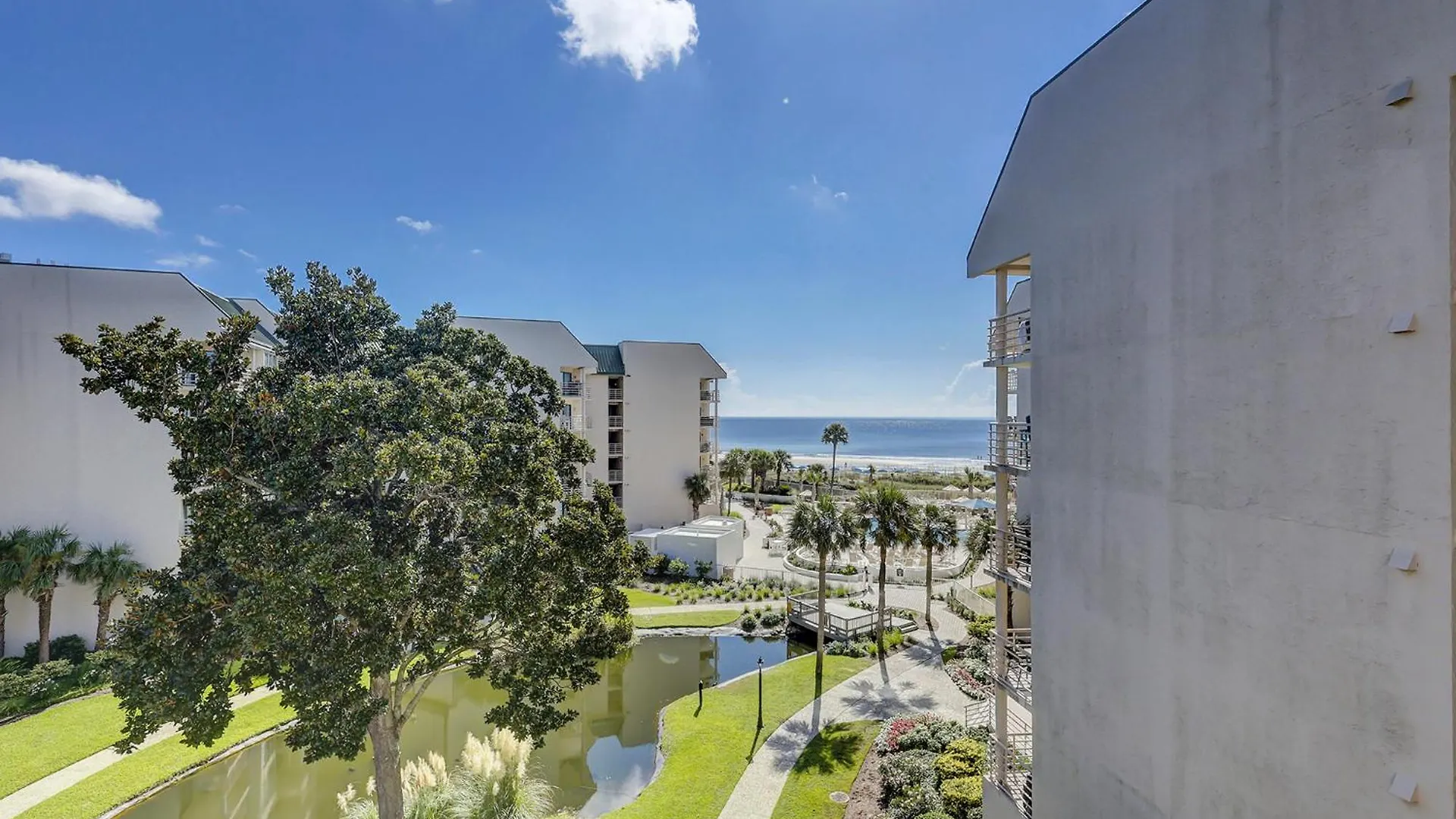 Holiday home 3422 Villamare Updated Luxury 2 Bedroom Ocean & Pool Views King 2 Queens Twin Sleeper *
