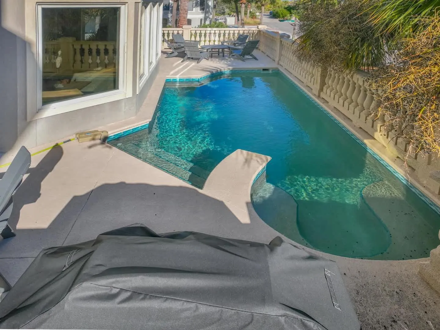 Luxury 7br W Ocean Views & Private Pool Holiday home *