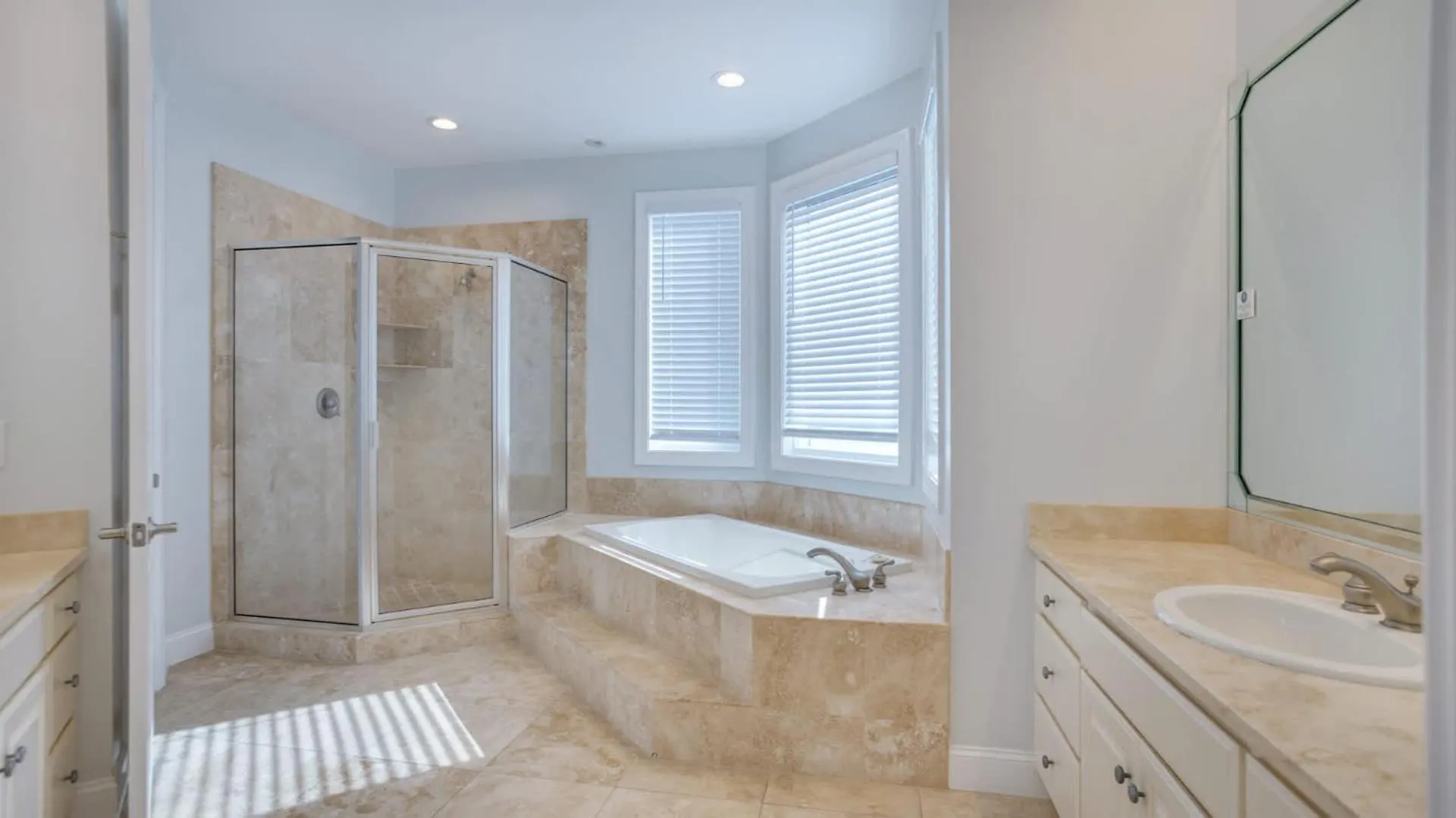 Luxury 7br W Ocean Views & Private Pool Holiday home