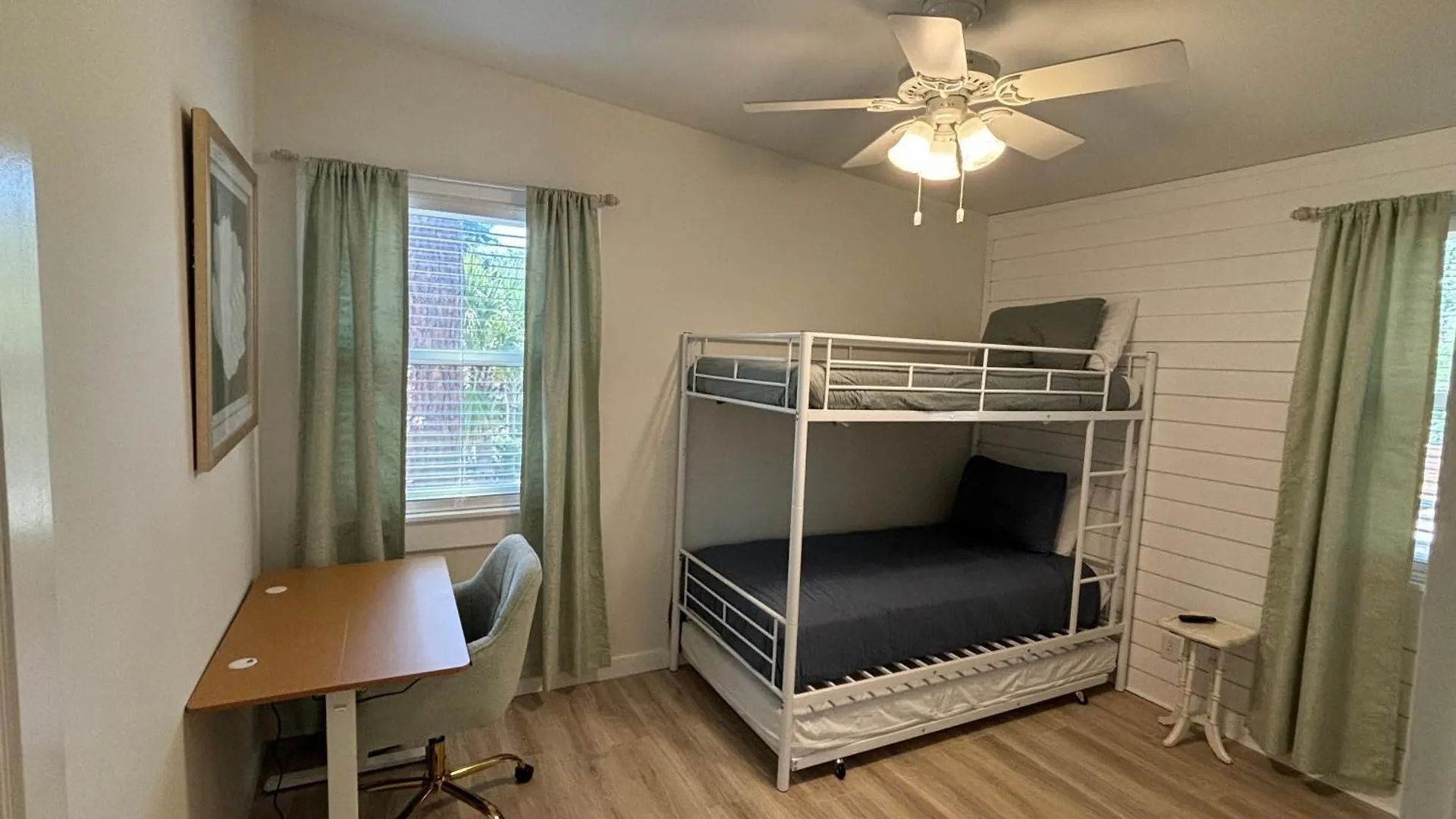 Holiday home Newly Renovated Duplex, Upper Unit, 4th Row From The Hilton Head Island
