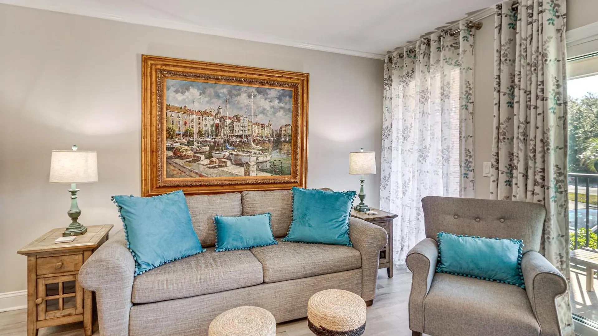 Apartment Beachfront Pool, Tennis, Gym, Etc!