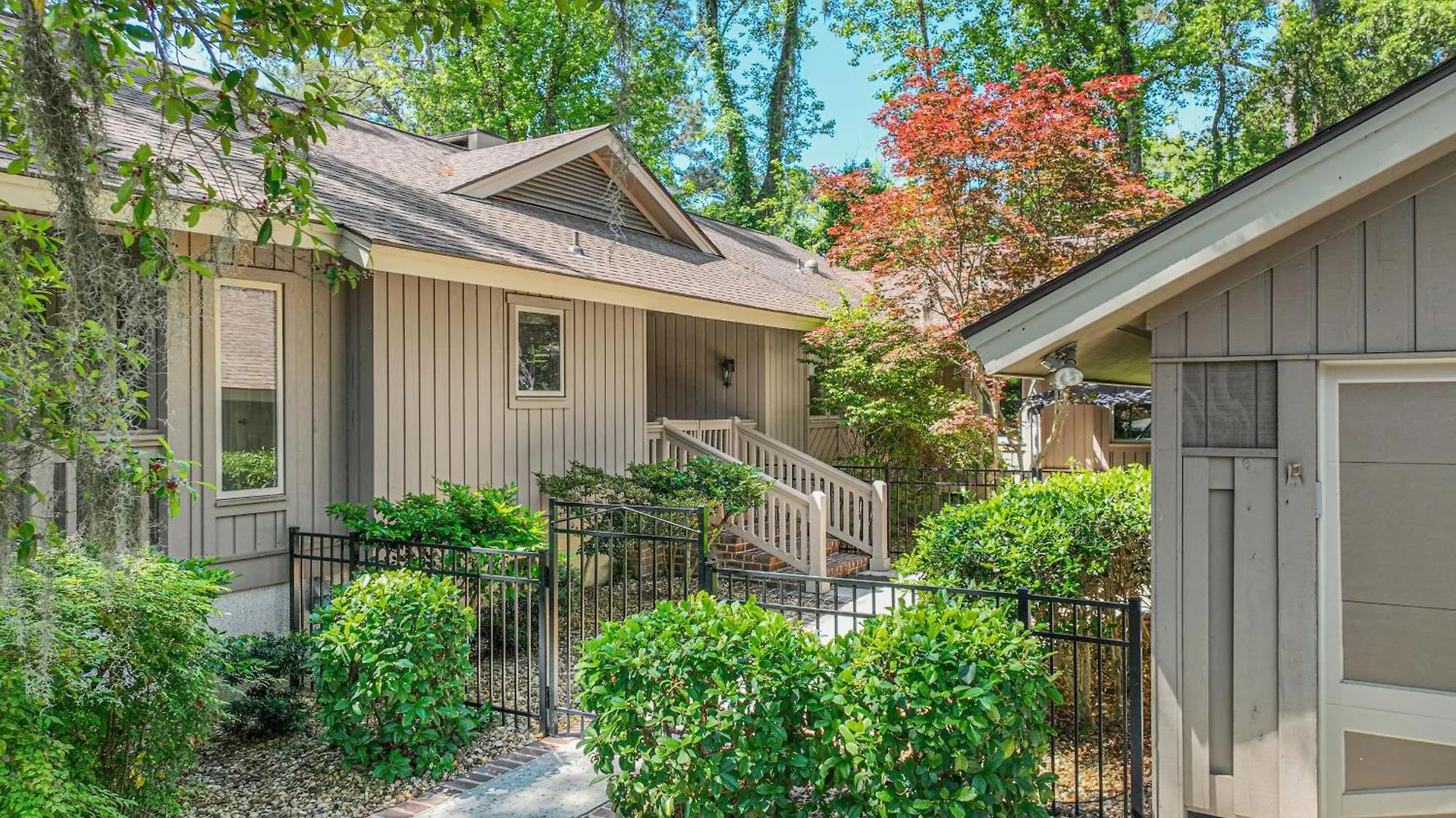 Holiday home Pet Friendly - Upscale Renovations & Decor - Private Pool - 2 St Andrews Place Hilton Head Island