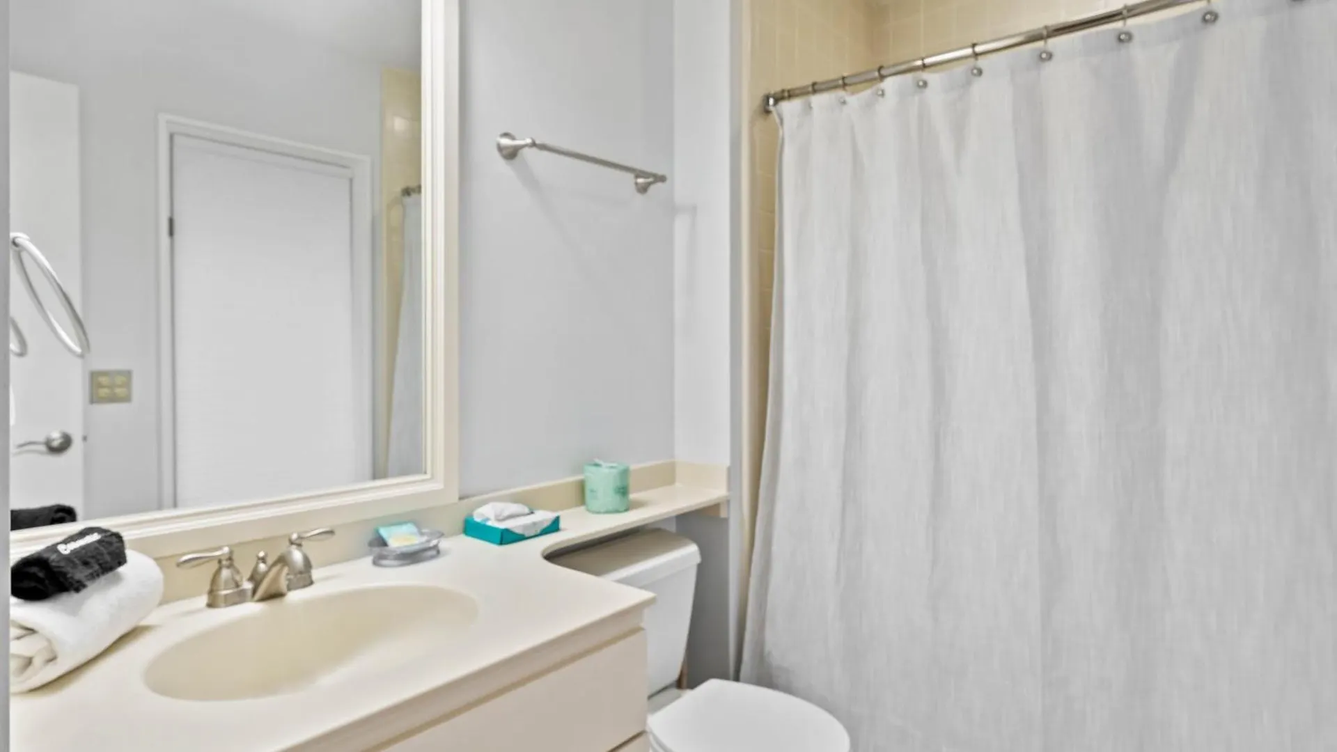 2nd Row House - Private Pool - 4 King Bedrooms - 19 Oyster Catcher Rd