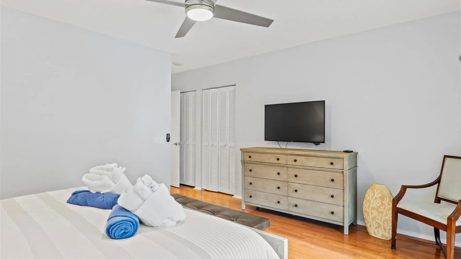 Holiday home 2nd Row House - Private Pool - 4 King Bedrooms - 19 Oyster Catcher Rd