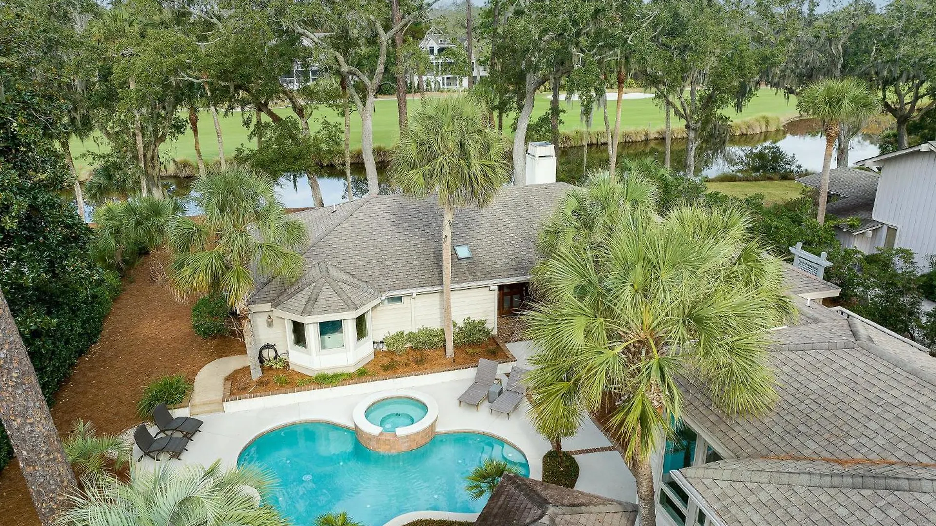 Holiday home New Listing - 3rd Row - Pool - - Golf Course - Lagoon - 8 Lagoon Rd