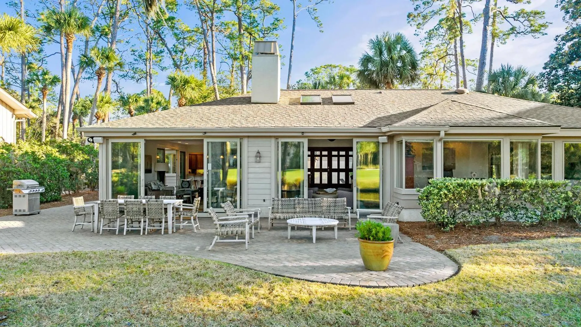 Holiday home New Listing - 3rd Row - Pool - - Golf Course - Lagoon - 8 Lagoon Rd *