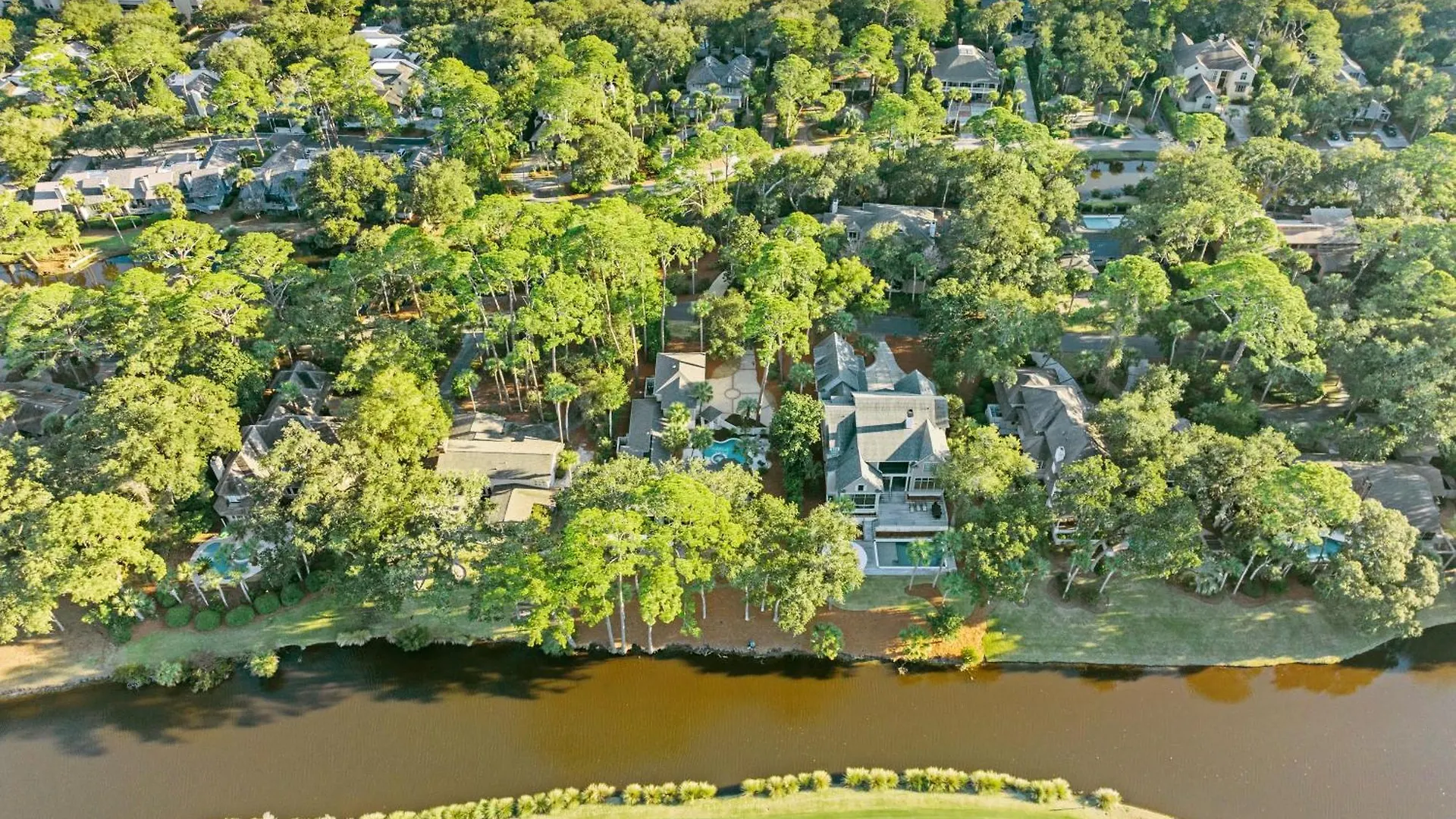Holiday home New Listing - 3rd Row - Pool - - Golf Course - Lagoon - 8 Lagoon Rd Hilton Head Island