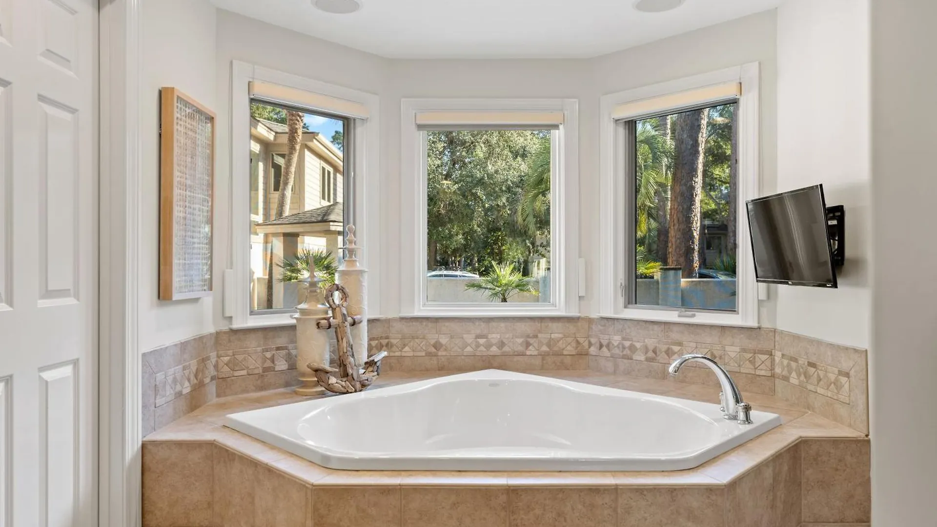 New Listing - 3rd Row - Pool - - Golf Course - Lagoon - 8 Lagoon Rd