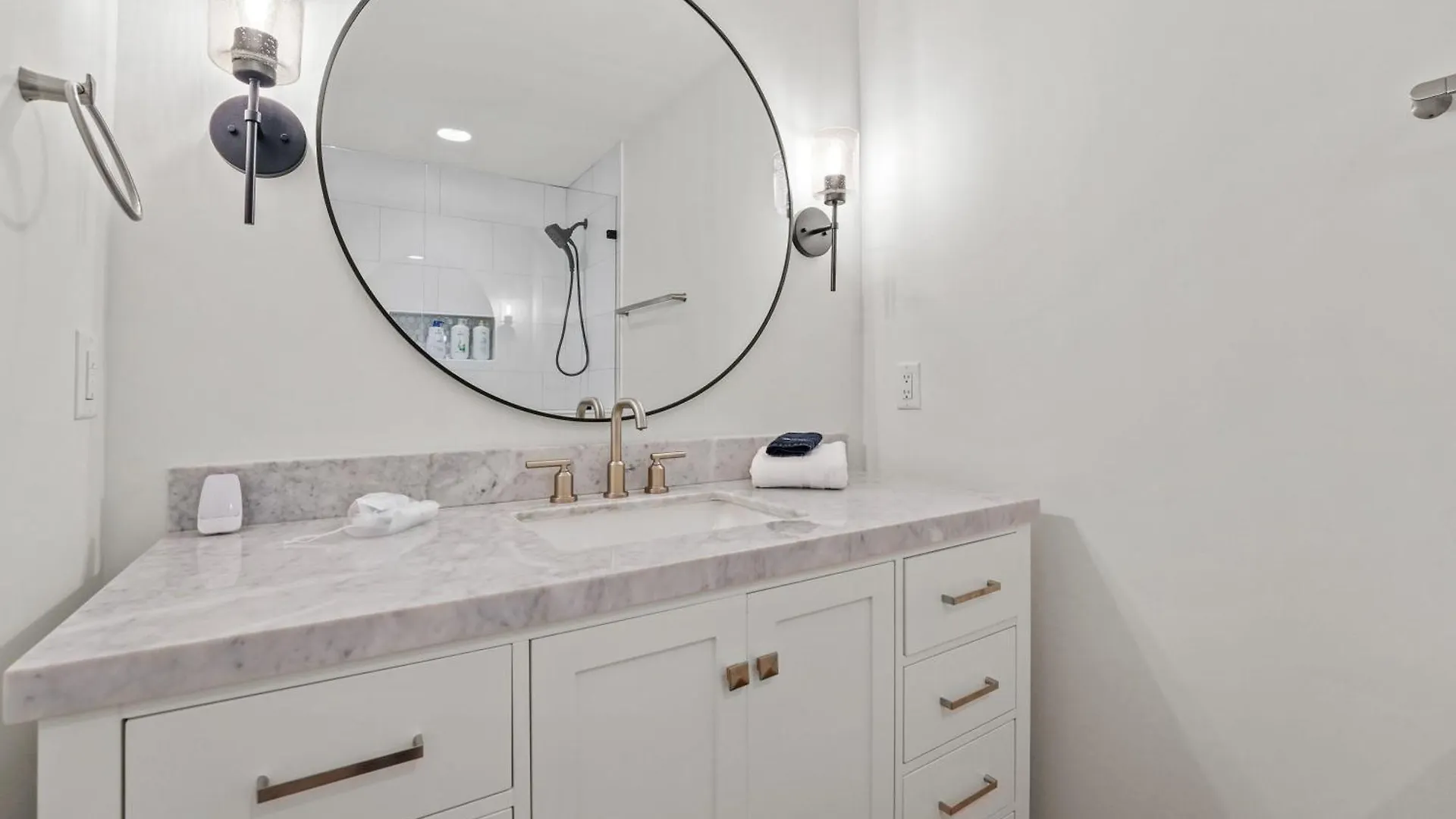 Holiday home New Listing - Upscale Coastal Ranch - Private Pool & - 13 Planters Wood Ct