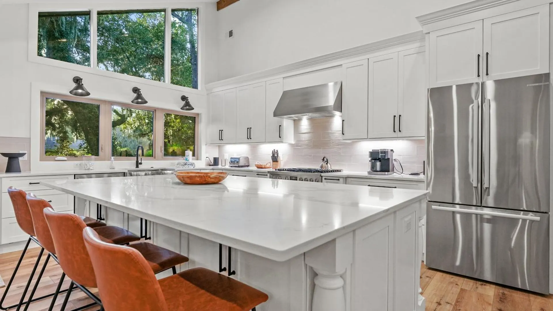 New Listing - Upscale Coastal Ranch - Private Pool & - 13 Planters Wood Ct *