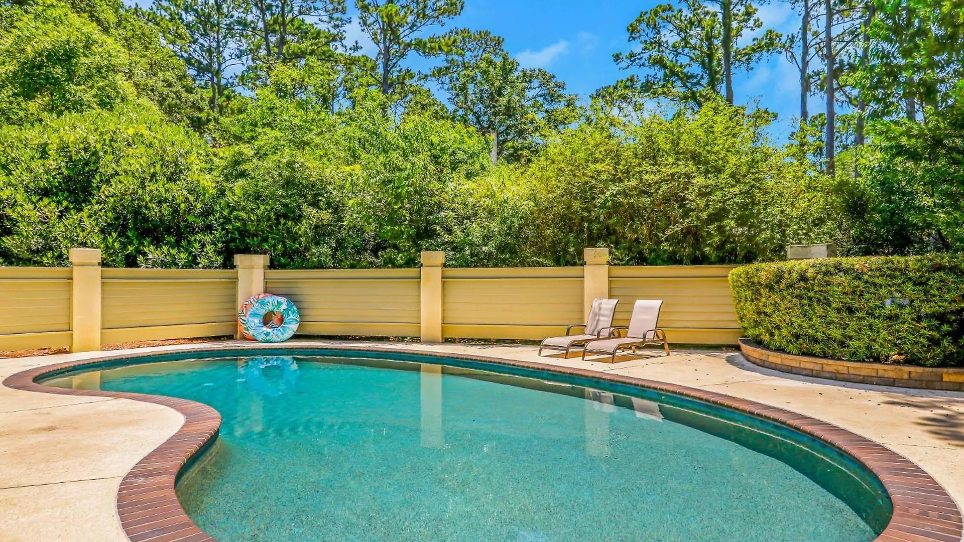36 Red Oak Villa