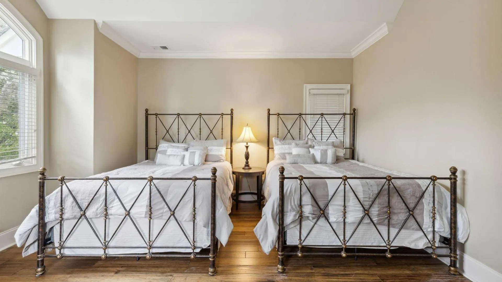 30 Ruddy Turnstone | Ruddy Retreat Vila