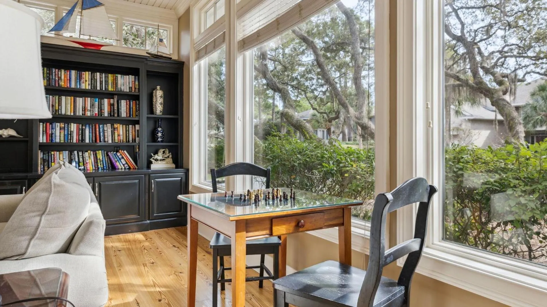 30 Ruddy Turnstone | Ruddy Retreat