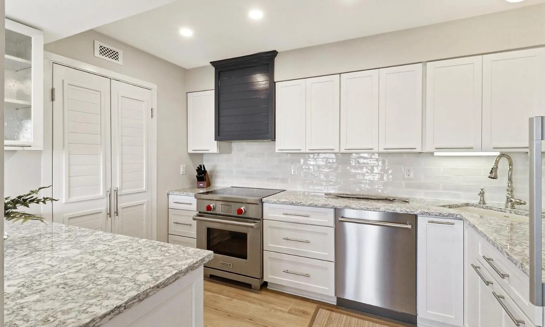 512 Shorewood Place